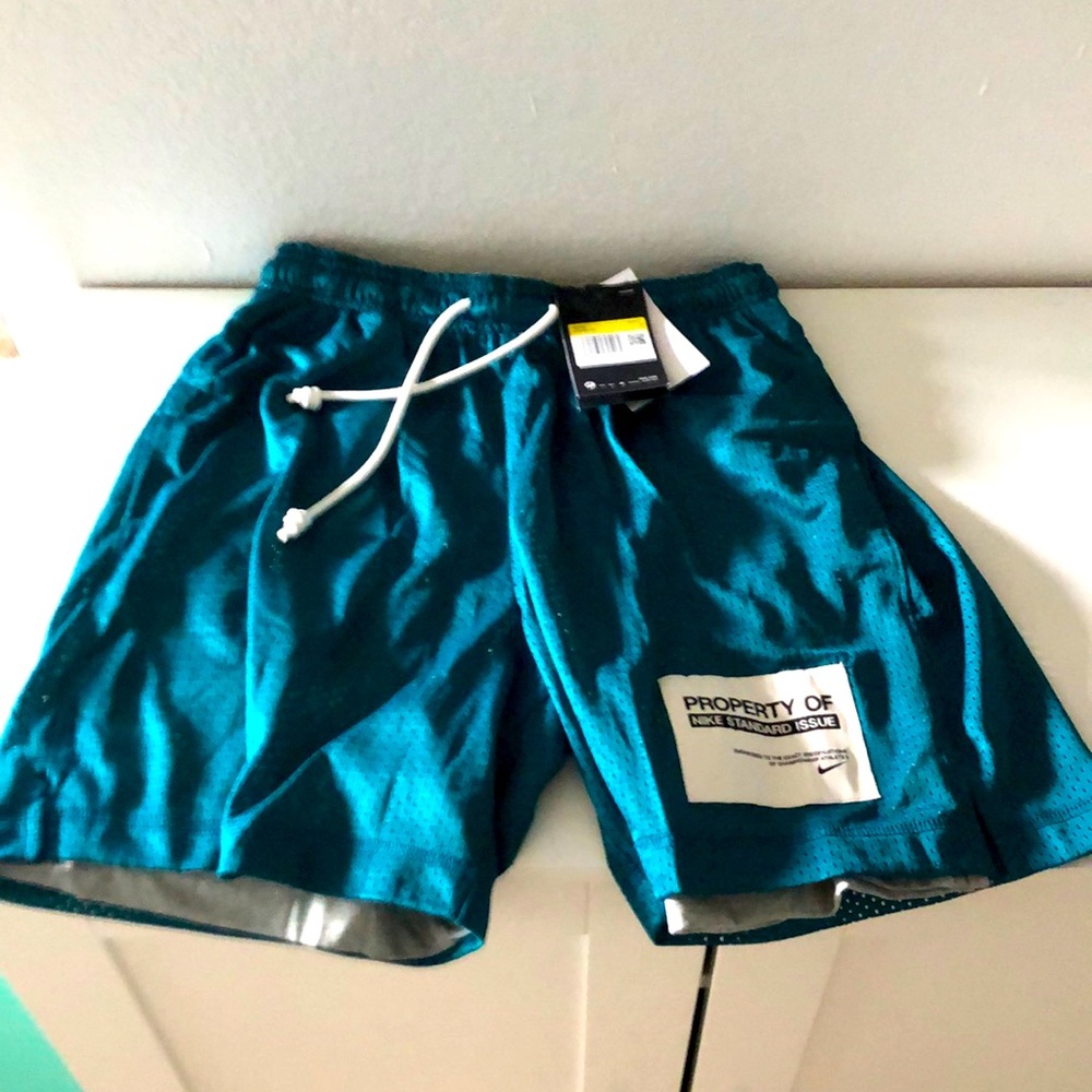 Nike Loose Fit Men’s Athletic Shorts